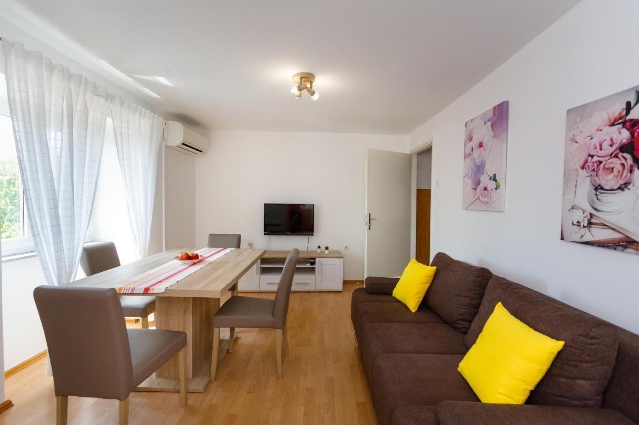 Kuca Za Odmor "Na Paltu" Villa Risika Ngoại thất bức ảnh